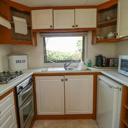 Fron Dderw Caravan Holyhead Bagian luar foto