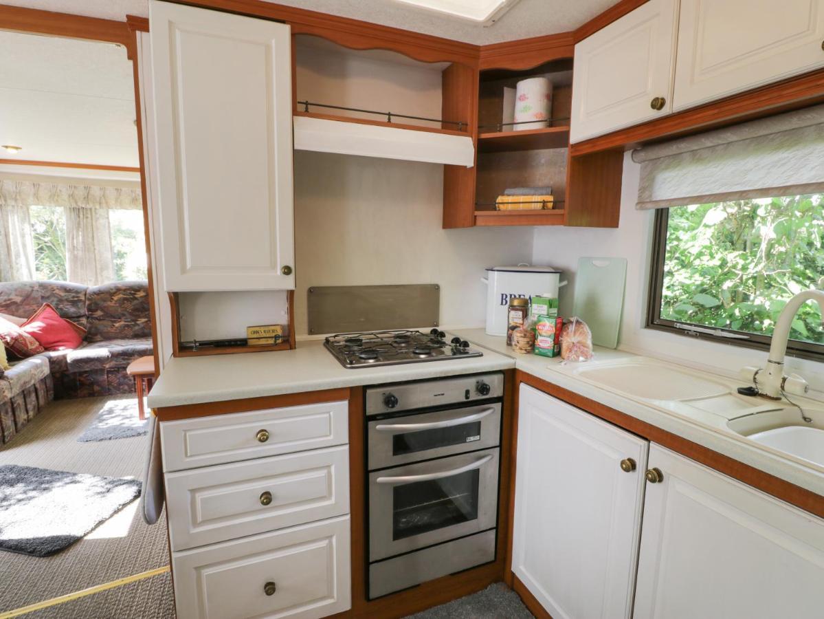 Fron Dderw Caravan Holyhead Bagian luar foto