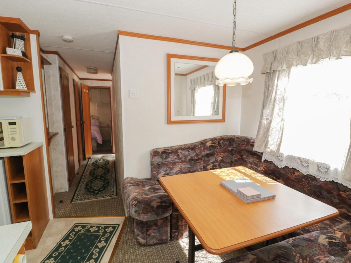 Fron Dderw Caravan Holyhead Bagian luar foto