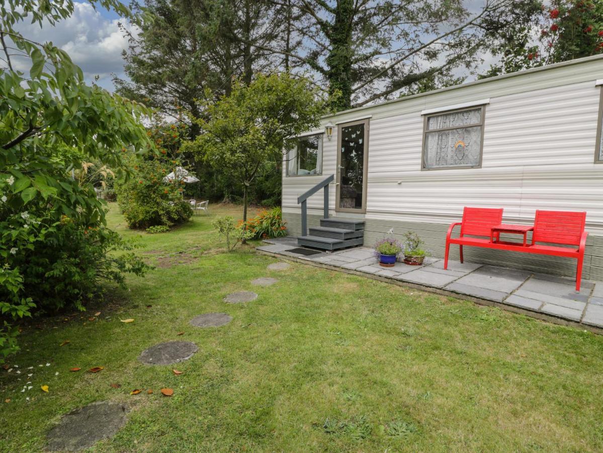 Fron Dderw Caravan Holyhead Bagian luar foto