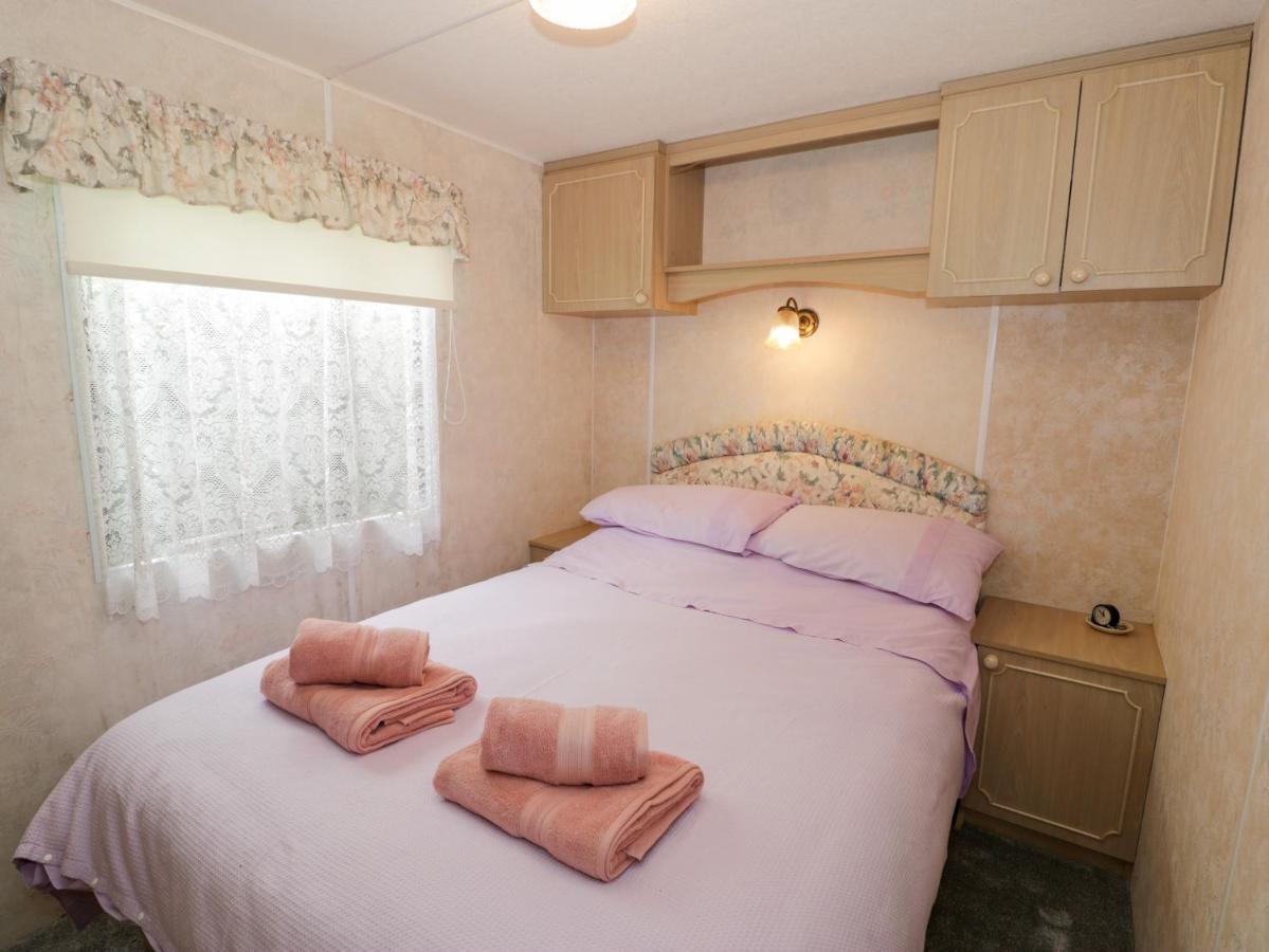 Fron Dderw Caravan Holyhead Bagian luar foto