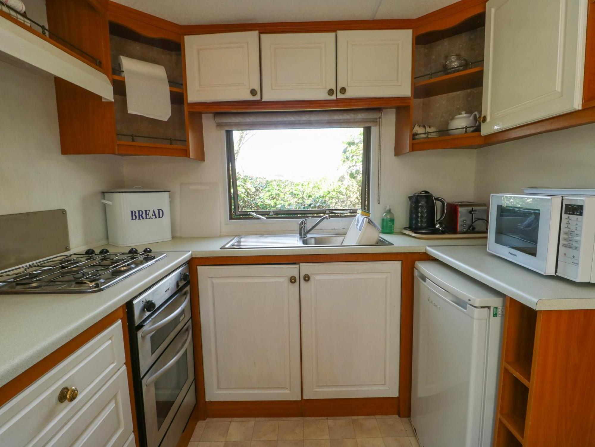 Fron Dderw Caravan Holyhead Bagian luar foto