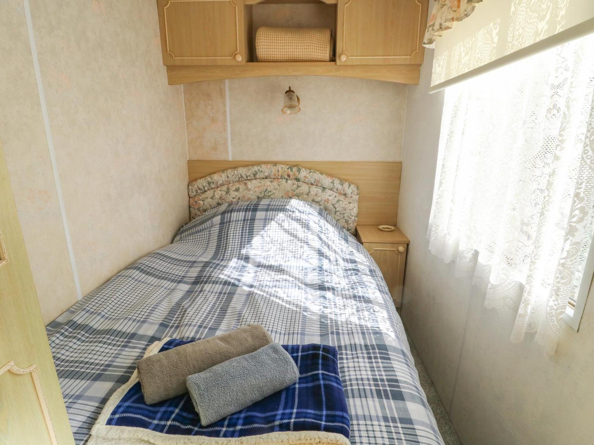 Fron Dderw Caravan Holyhead Bagian luar foto