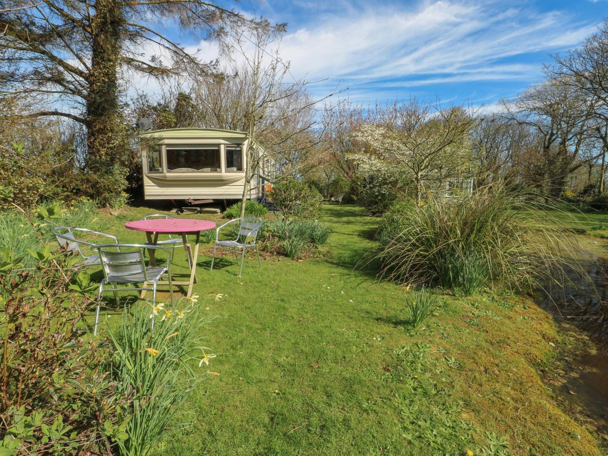 Fron Dderw Caravan Holyhead Bagian luar foto